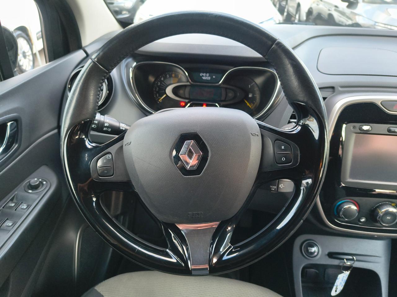 RENAULT CAPTUR BENZINA UNICOPROPRIETARIO ANNO 2014