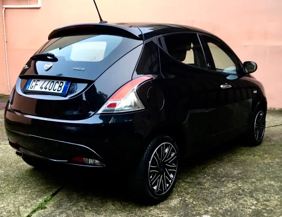 Lancia Ypsilon Ypsilon 1.0 firefly hybrid Gold s&s