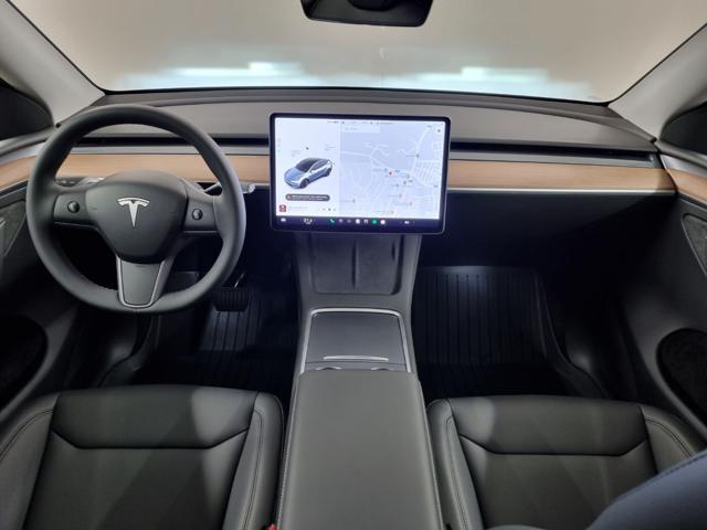 TESLA Model Y AWD Performance