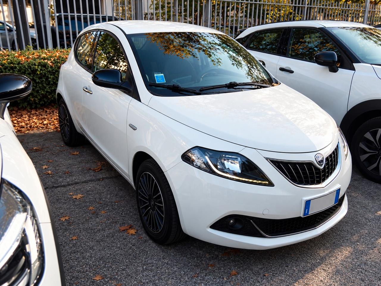 Lancia Ypsilon 1.0 FireFly 5 porte S&S Hybrid Ecochic Gold