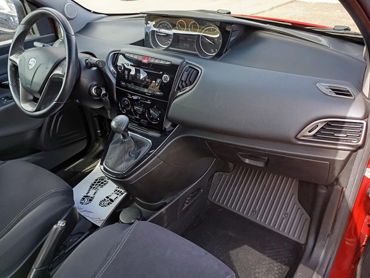 Lancia Ypsilon 5P 0.9 TwinAir 85CV Gold Aut.