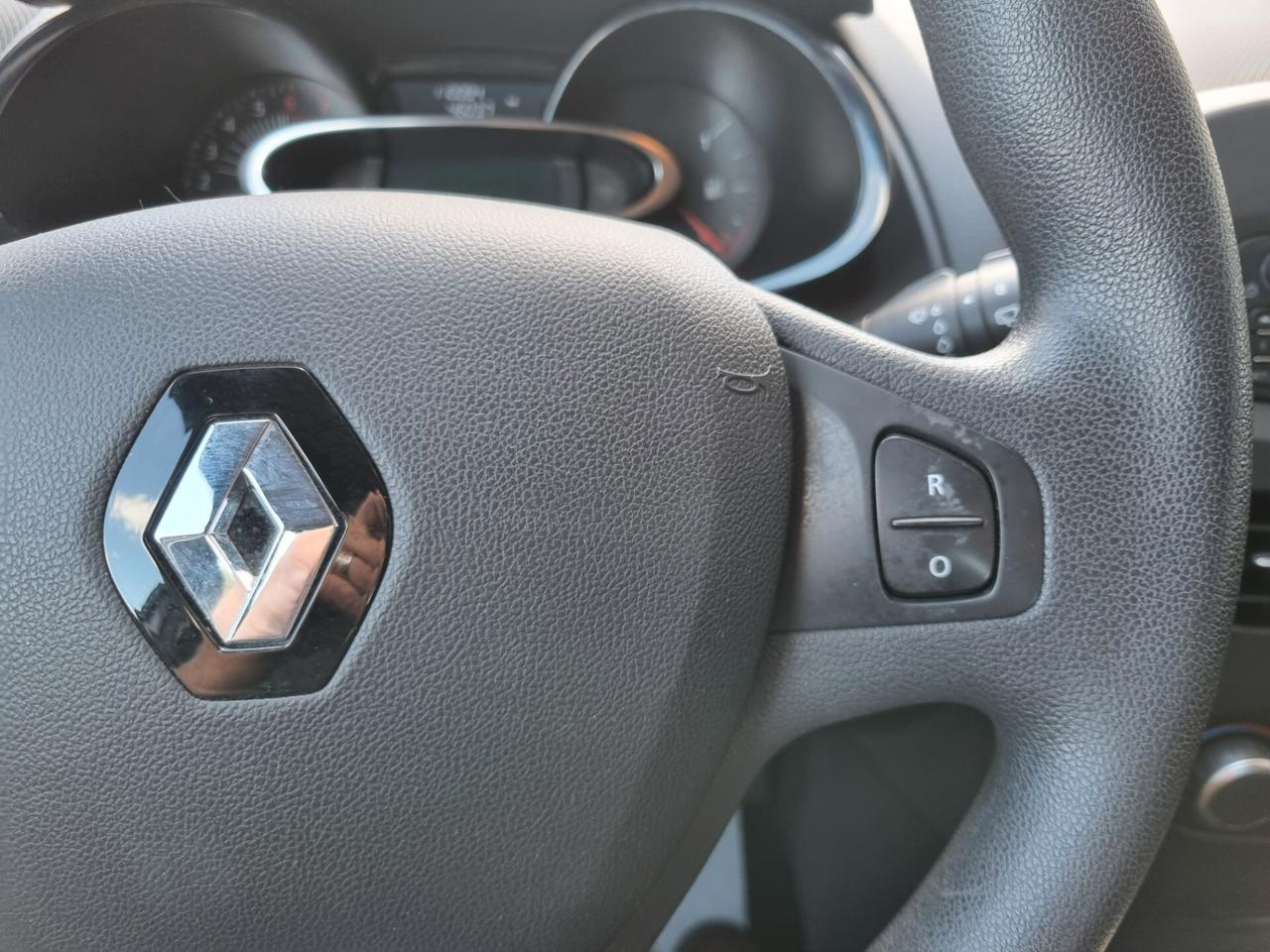 Renault Clio 1.2 75CV 5 porte Zen