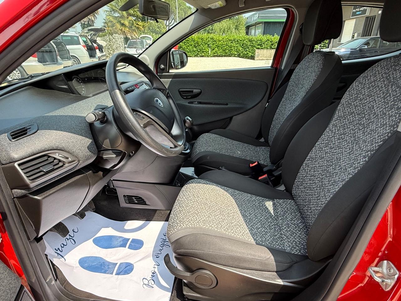 Lancia Ypsilon 1.2 69 CV 5 porte S&S Gold