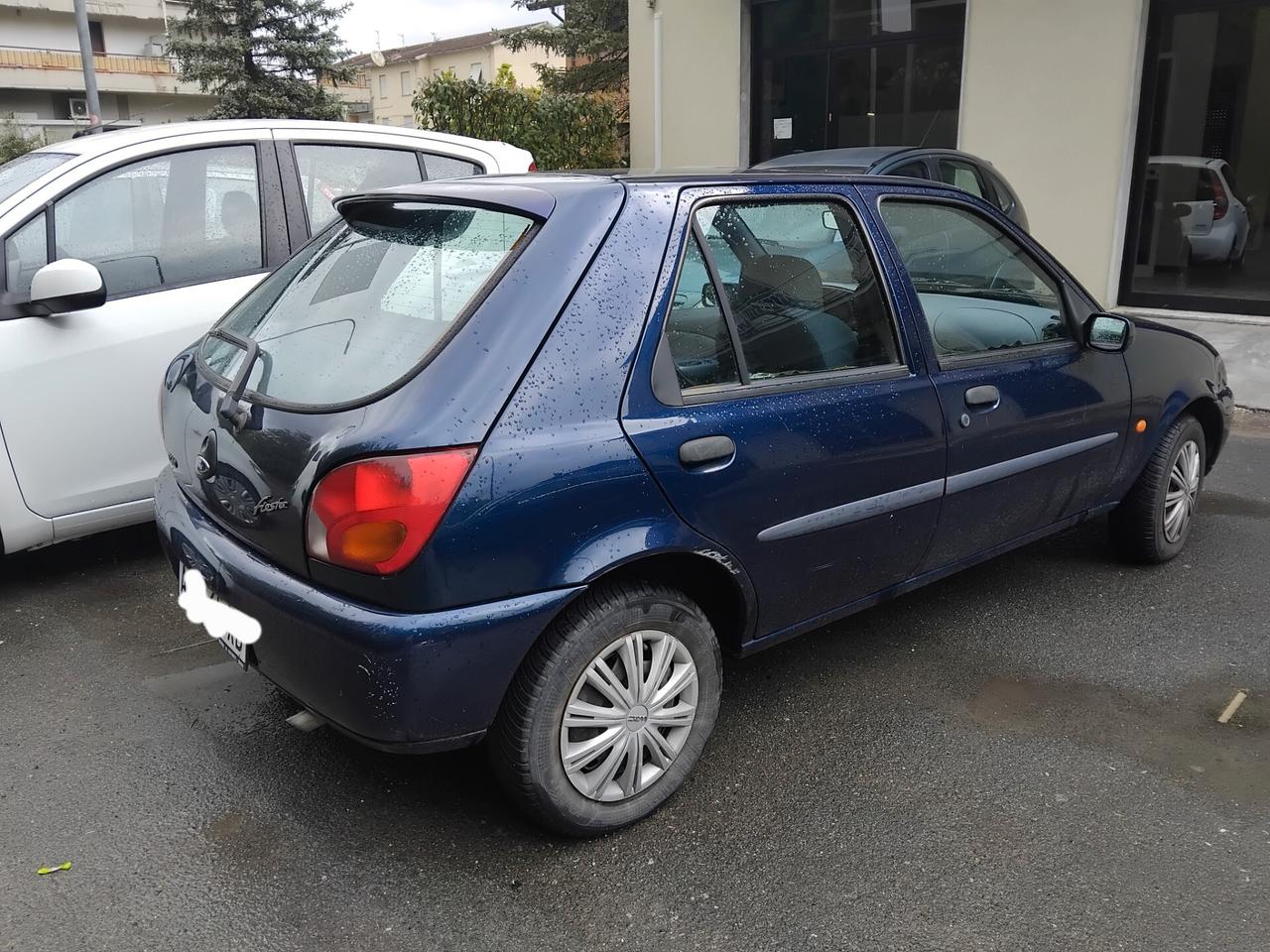 Ford Fiesta 1.2i 16V cat 5 porte Techno