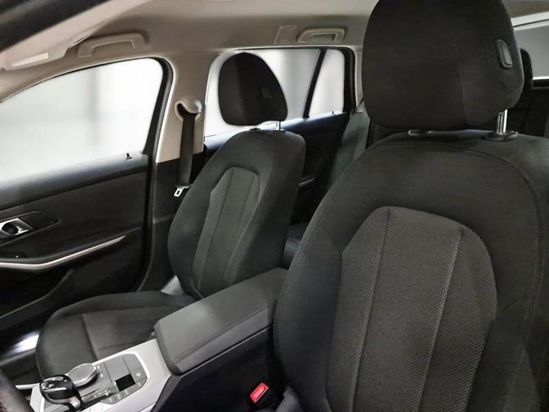 BMW 318 48V Business Advantage Touring auto