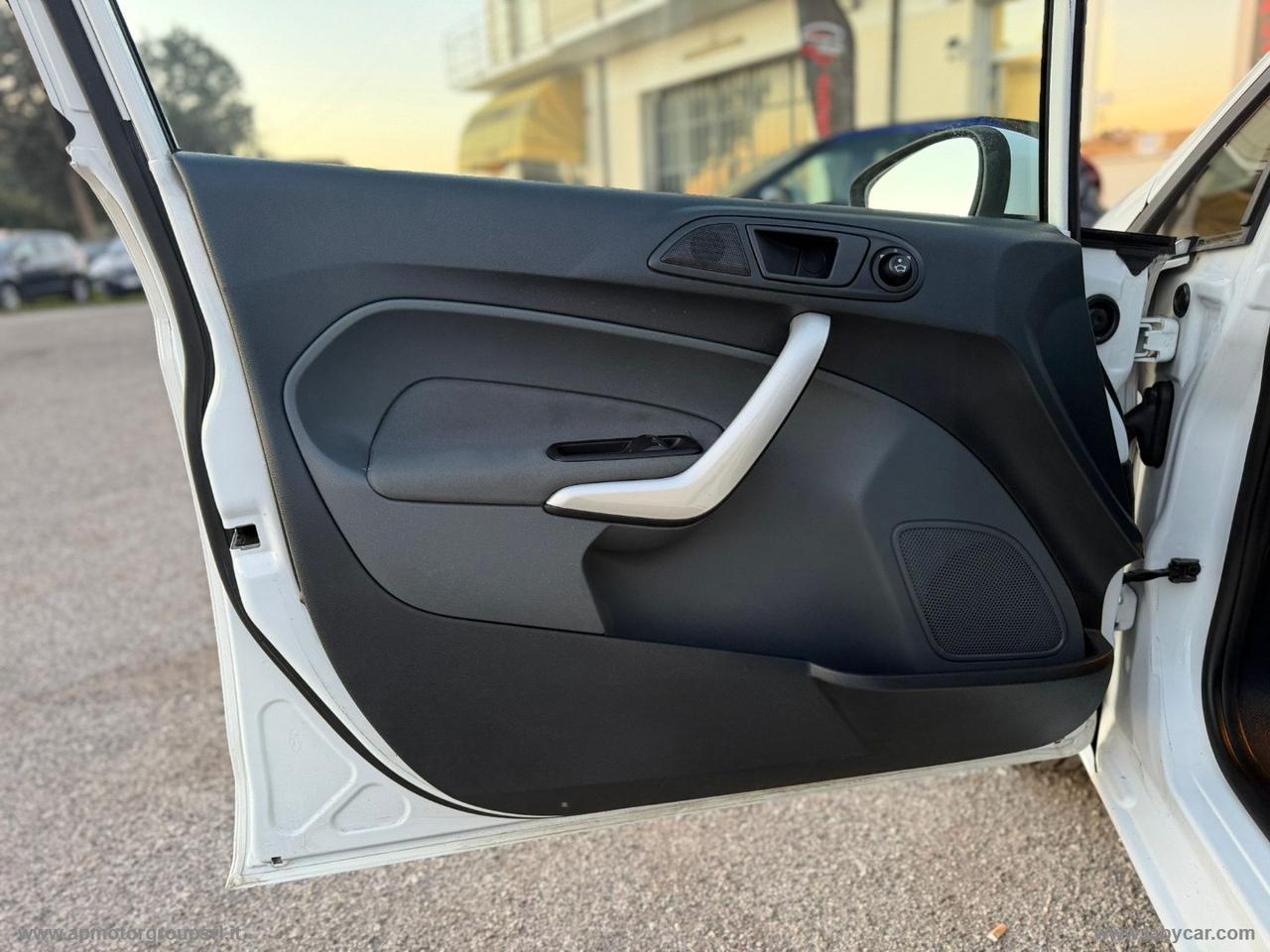 FORD Fiesta 1.4 TDCi 68 CV 5p. Titanium