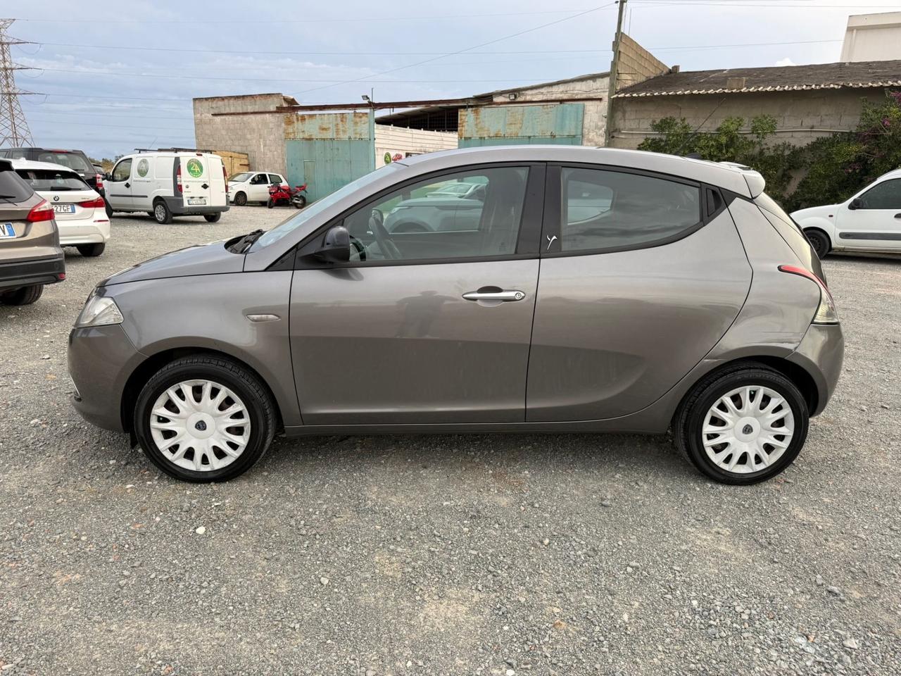 Lancia Ypsilon 1.2 Benz- Neopatentati-Anche Permuta