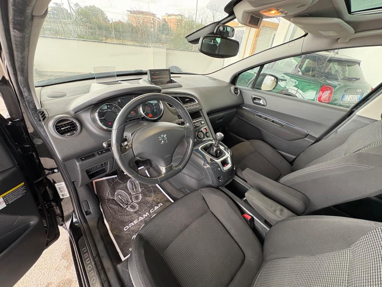 Peugeot 5008 1.6 HDi 110CV Féline