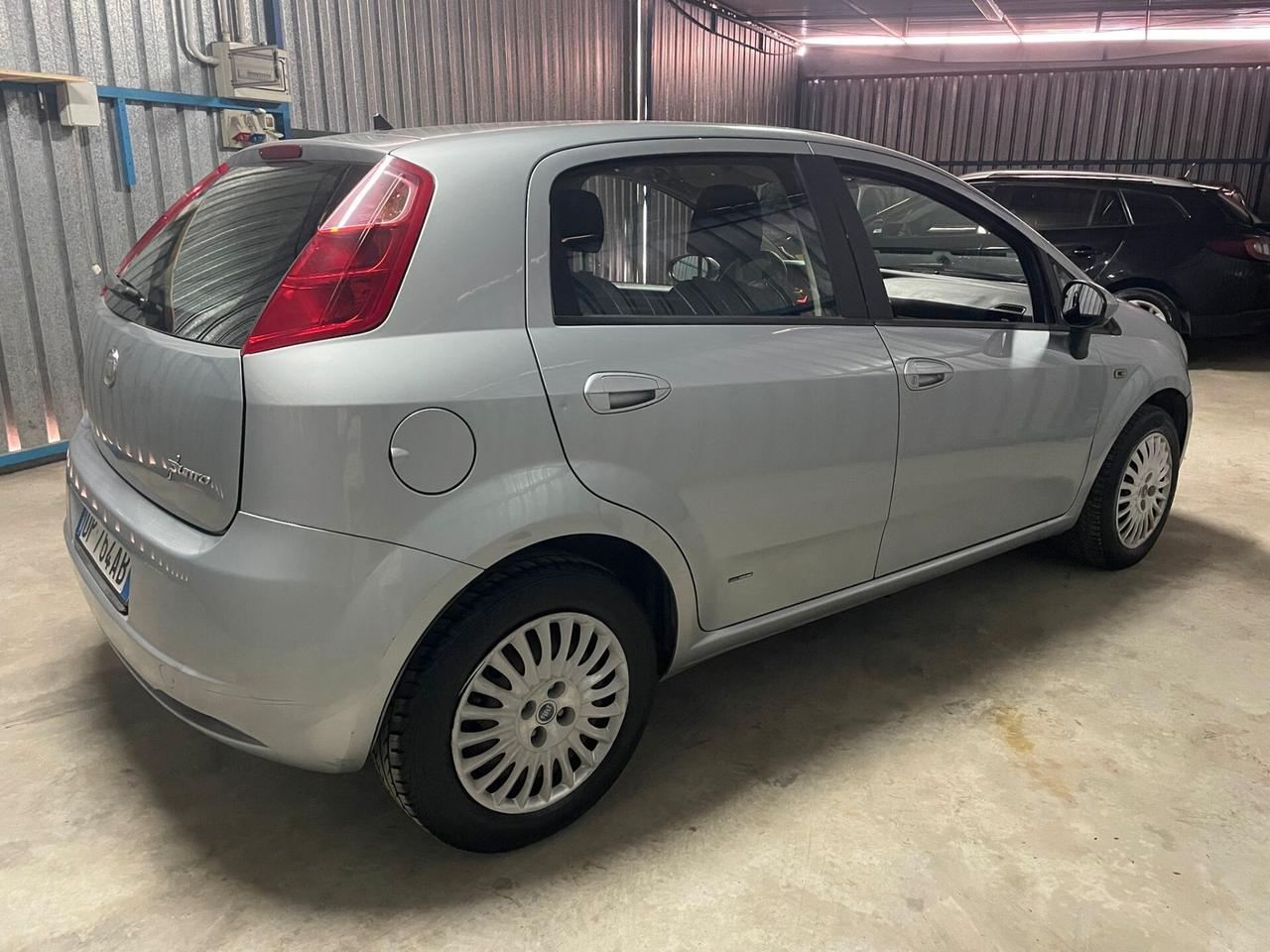 FIAT GRANDE PUNTO 1.2 - NEOPATENTATI