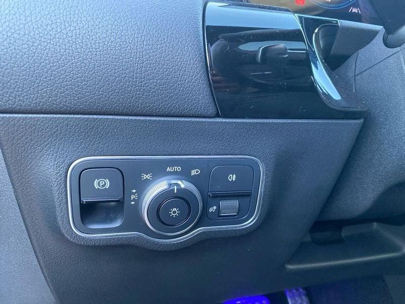 Mercedes-Benz GLA 180 d Premium auto