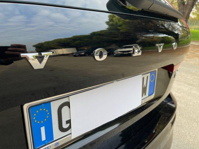 VOLVO XC60 2.0 B4 AWD AUTOMATICA CERCHI DA 19" FARI FULL LED