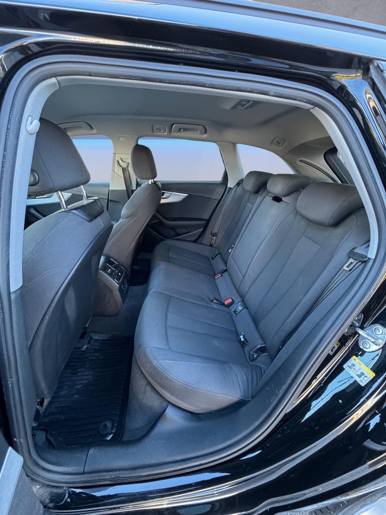 Audi A4 Avant 2.0 TDI 150 CV S-LINE