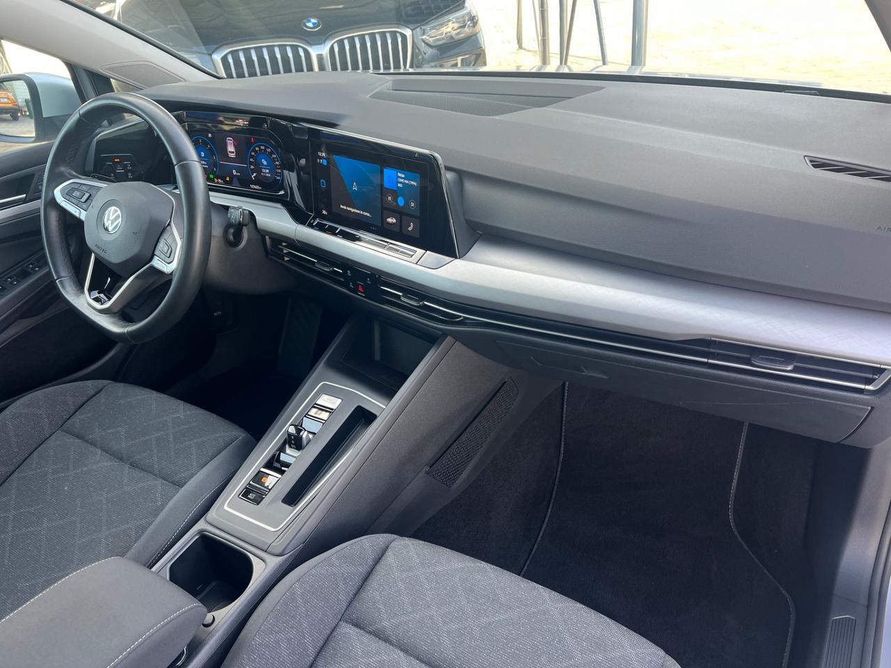 Volkswagen Golf Variant 2.0 TDI SCR Life FINANZIABILE