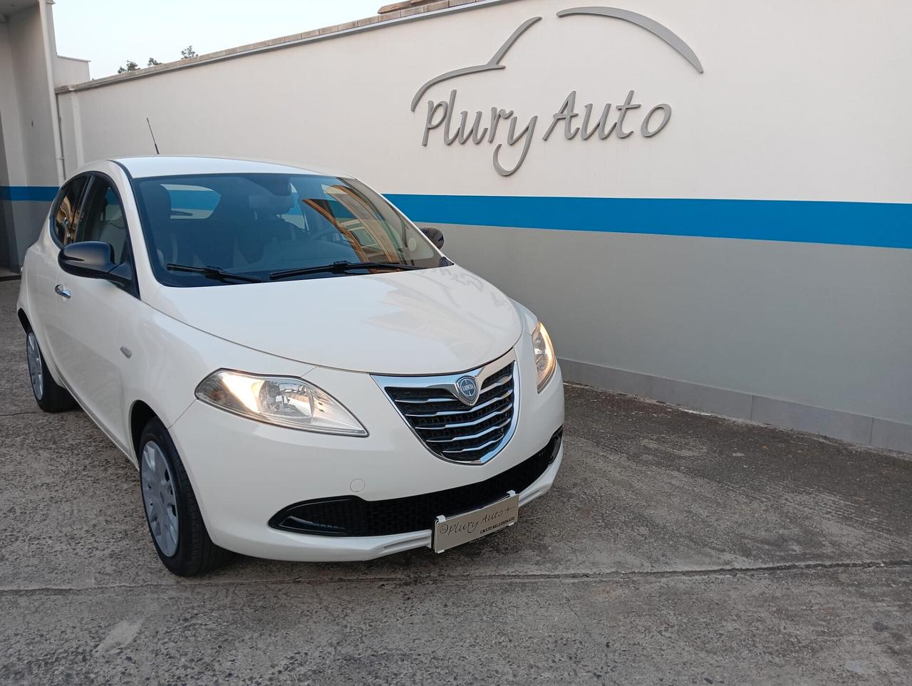 Lancia Ypsilon 1.2 69 CV 5 porte S&S Silver