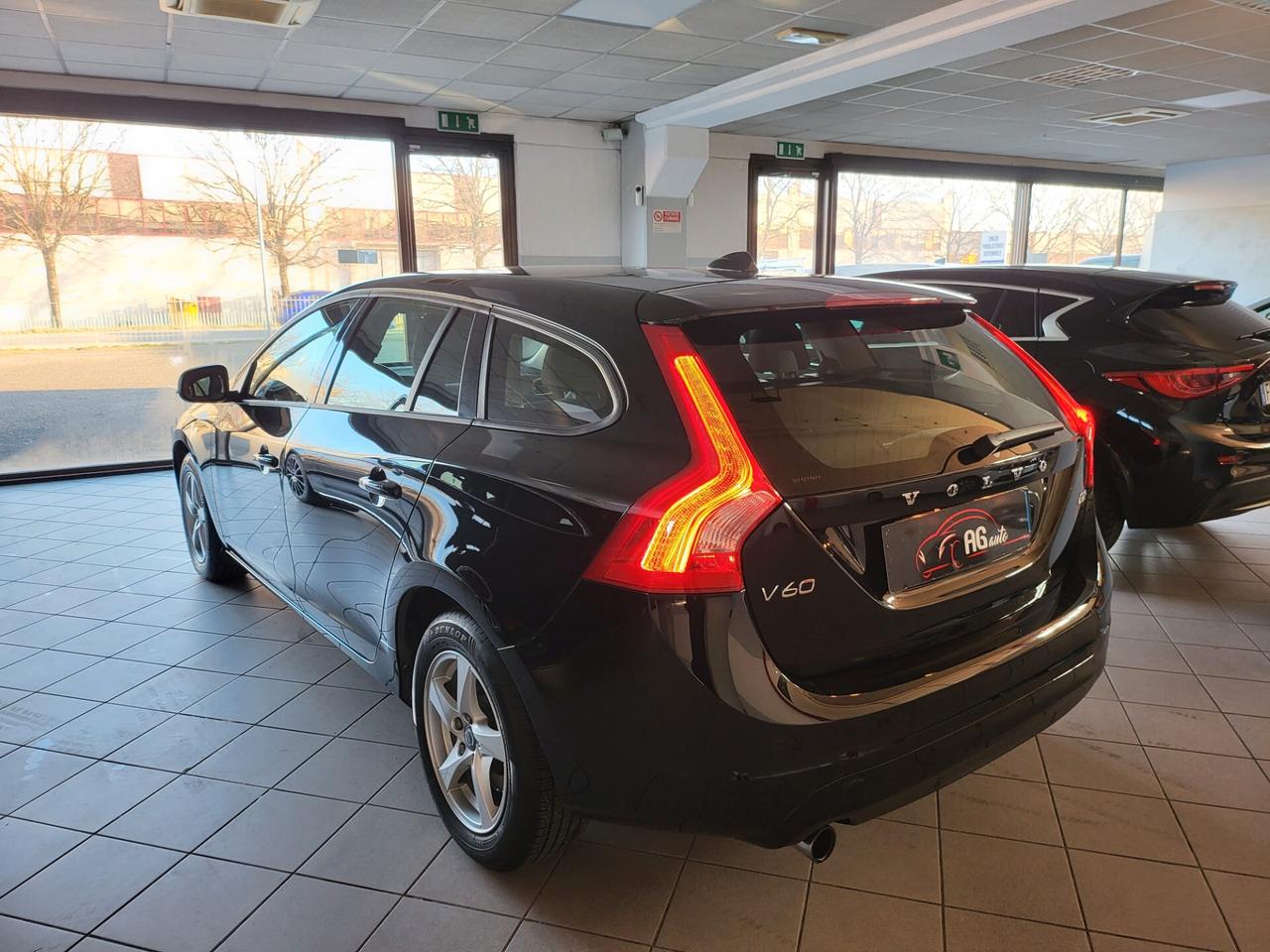 Volvo V60 D2 1.6 Powershift Kinetic