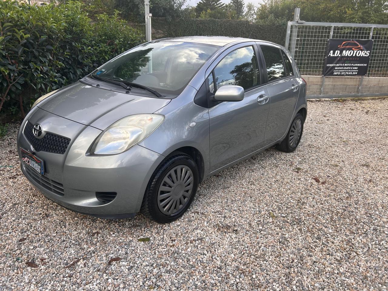 Toyota Yaris 1.0 5 porte