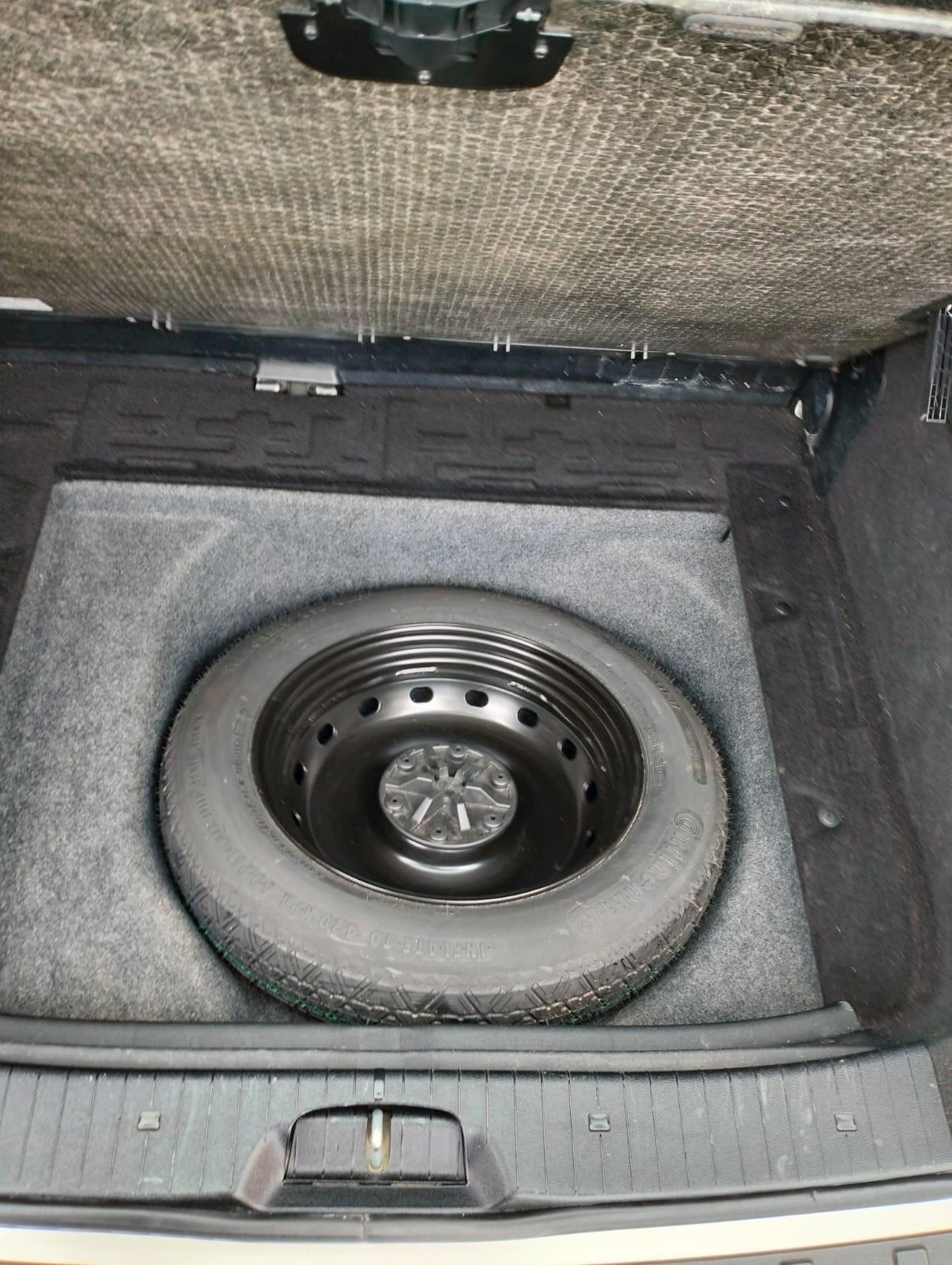 Mercedes-benz B 180 Benz Premium