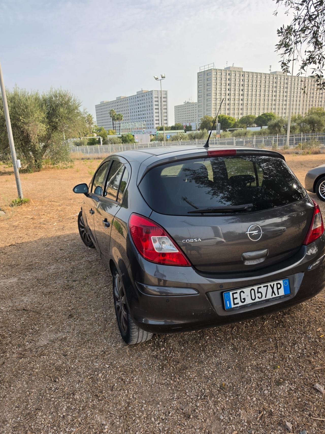 Opel Corsa 1.2 5 porte Club