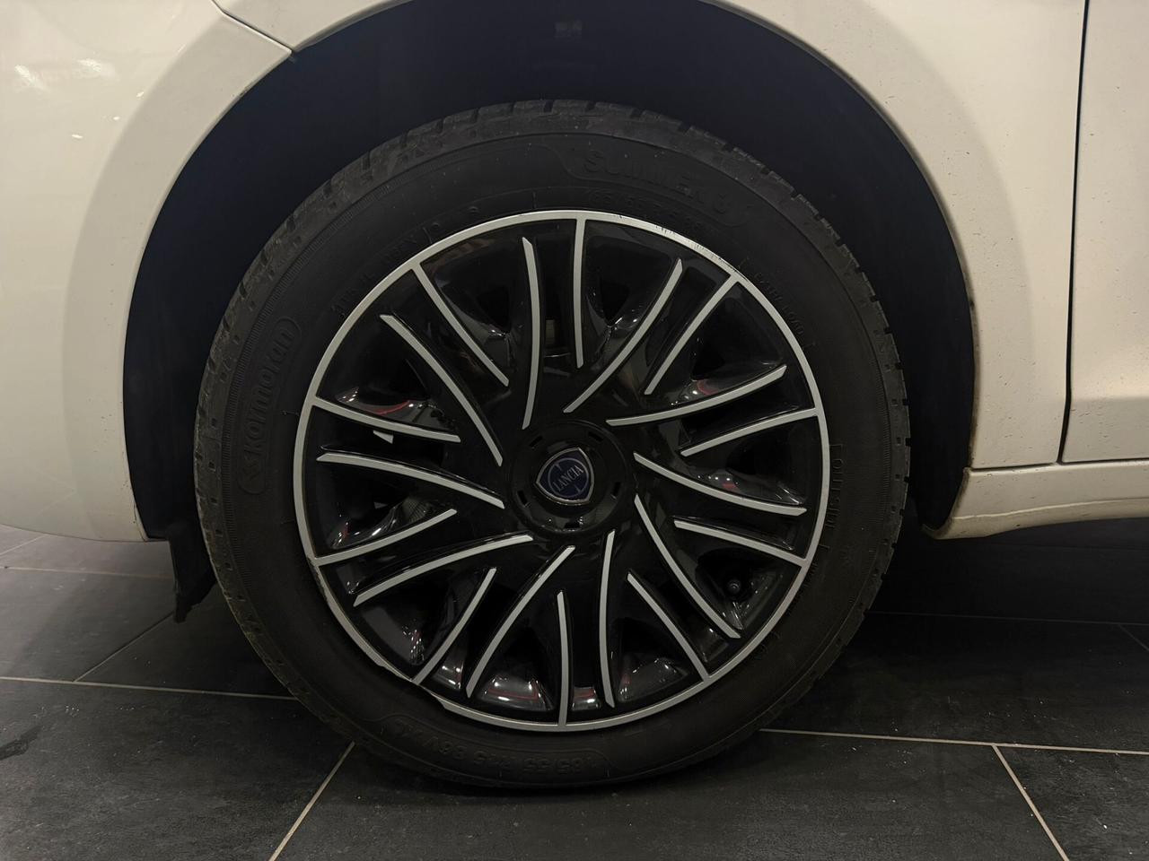 Lancia Ypsilon 1.0 FireFly 5 porte S&S Hybrid Ecochic Gold