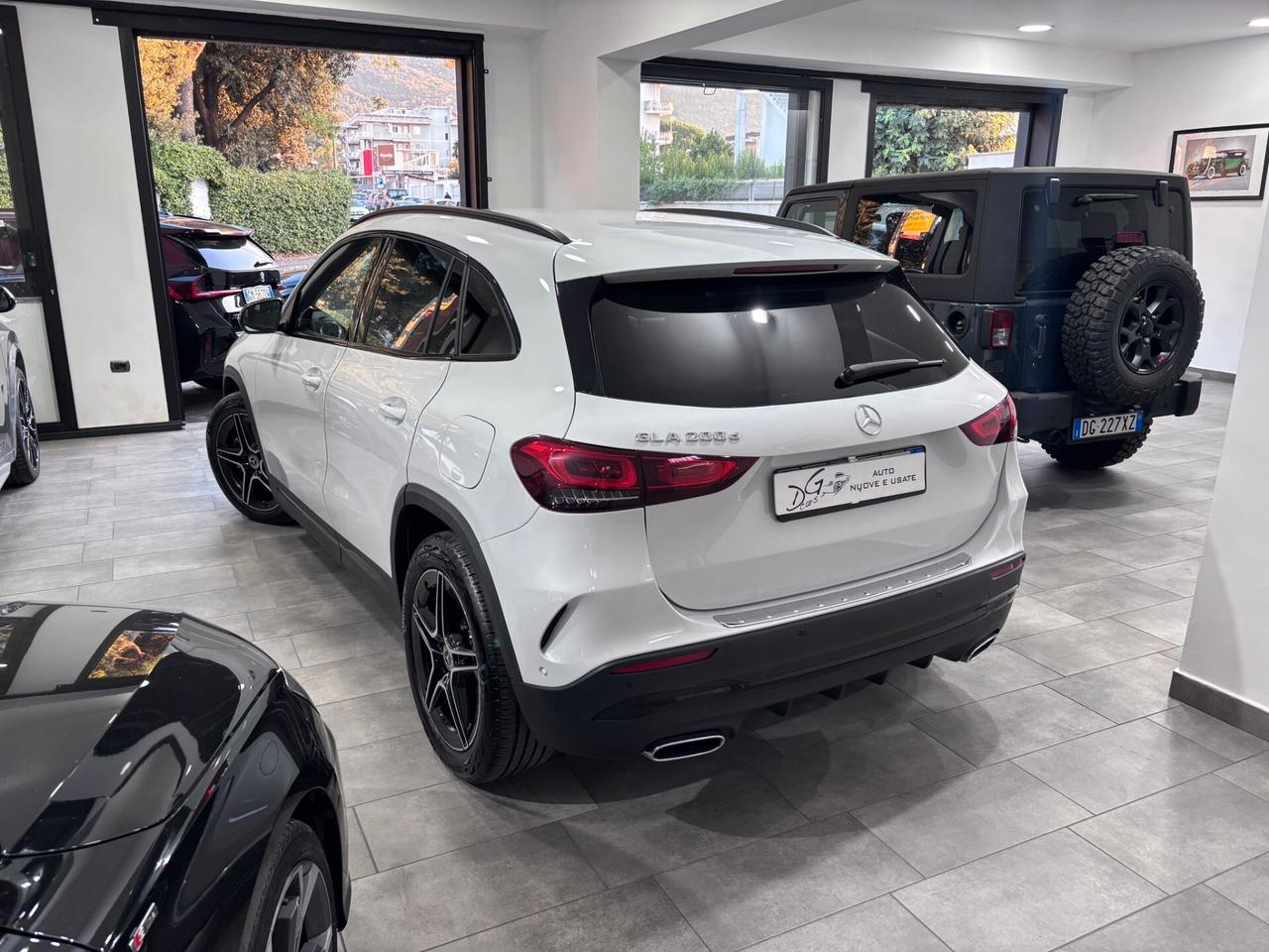 MERCEDES-BENZ GLA200D PREMIUM AMG NAVI-LED