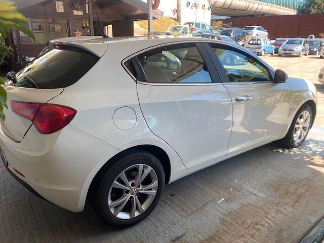 Alfa Romeo Giulietta 1.6 JTDm-2 105 CV Exclusive
