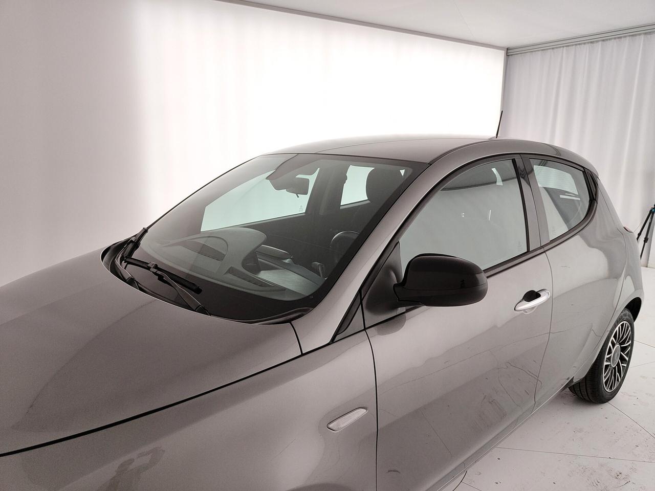 Lancia Ypsilon 1.0 FireFly 5 porte S&S Hybrid Platino