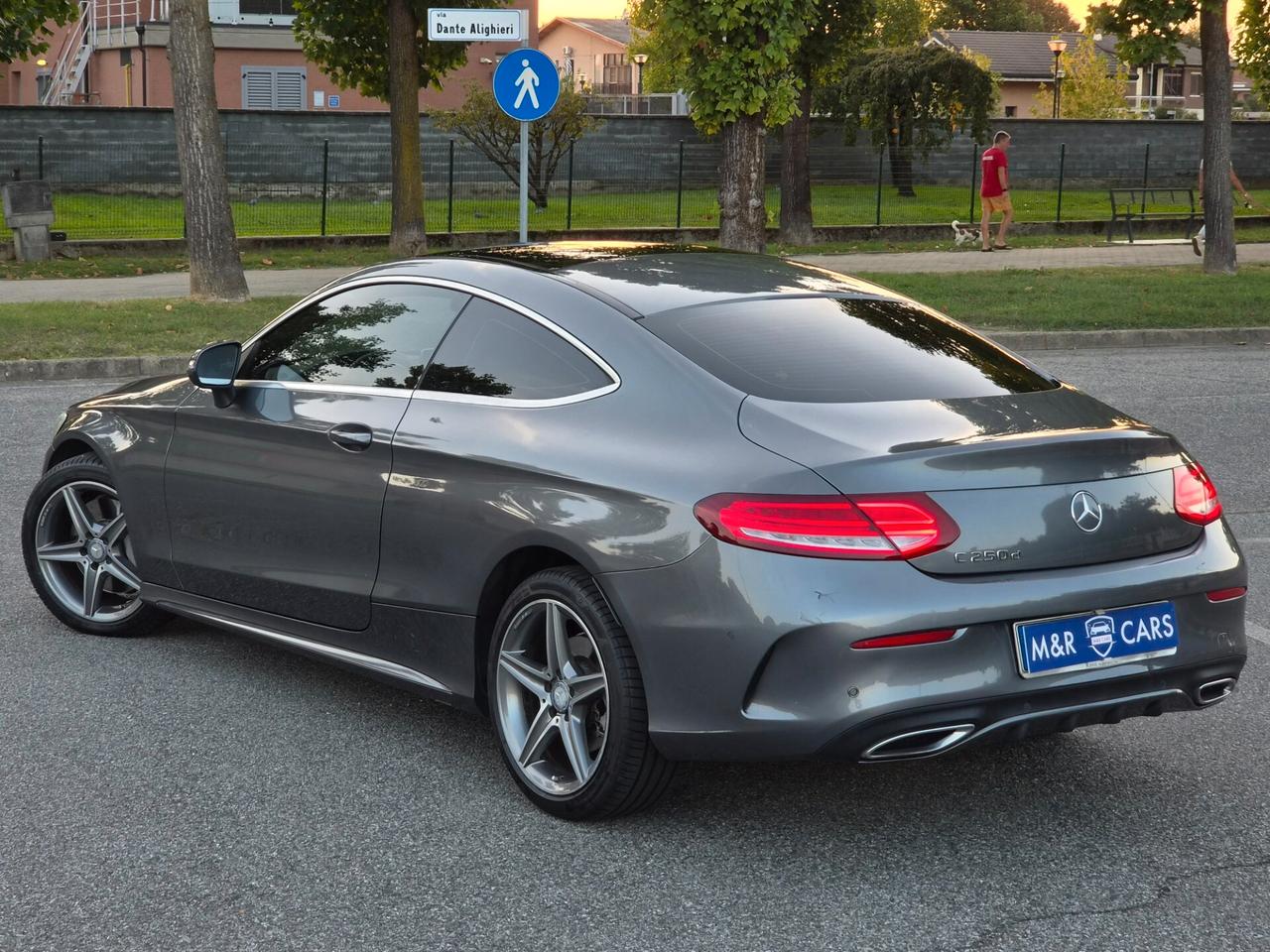 Mercedes-benz C 250d Coupe 80 mila km pak AMG