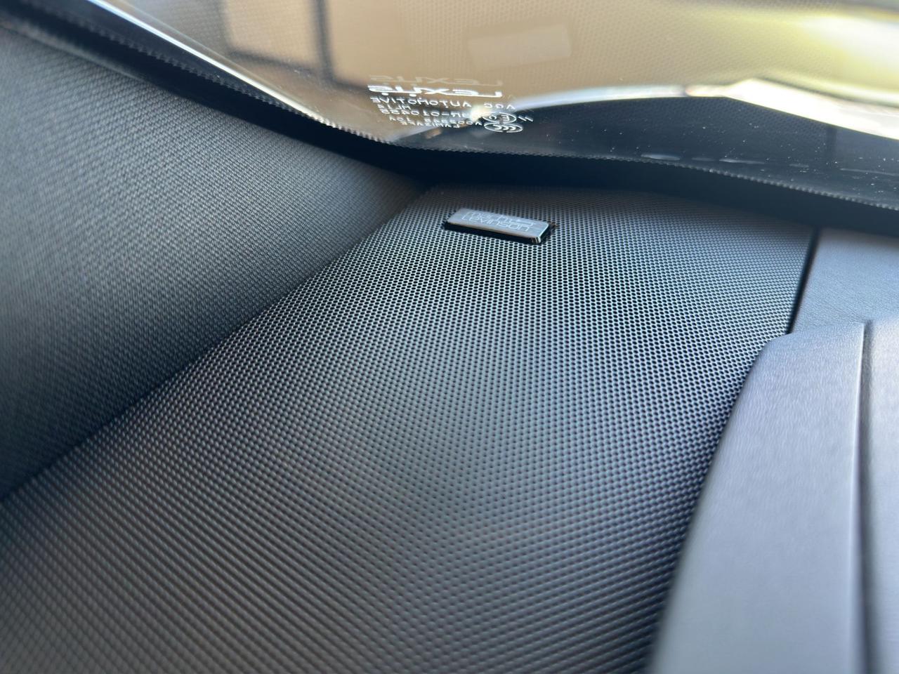 Lexus UX 250h 2.0 Luxury 4wd cvt