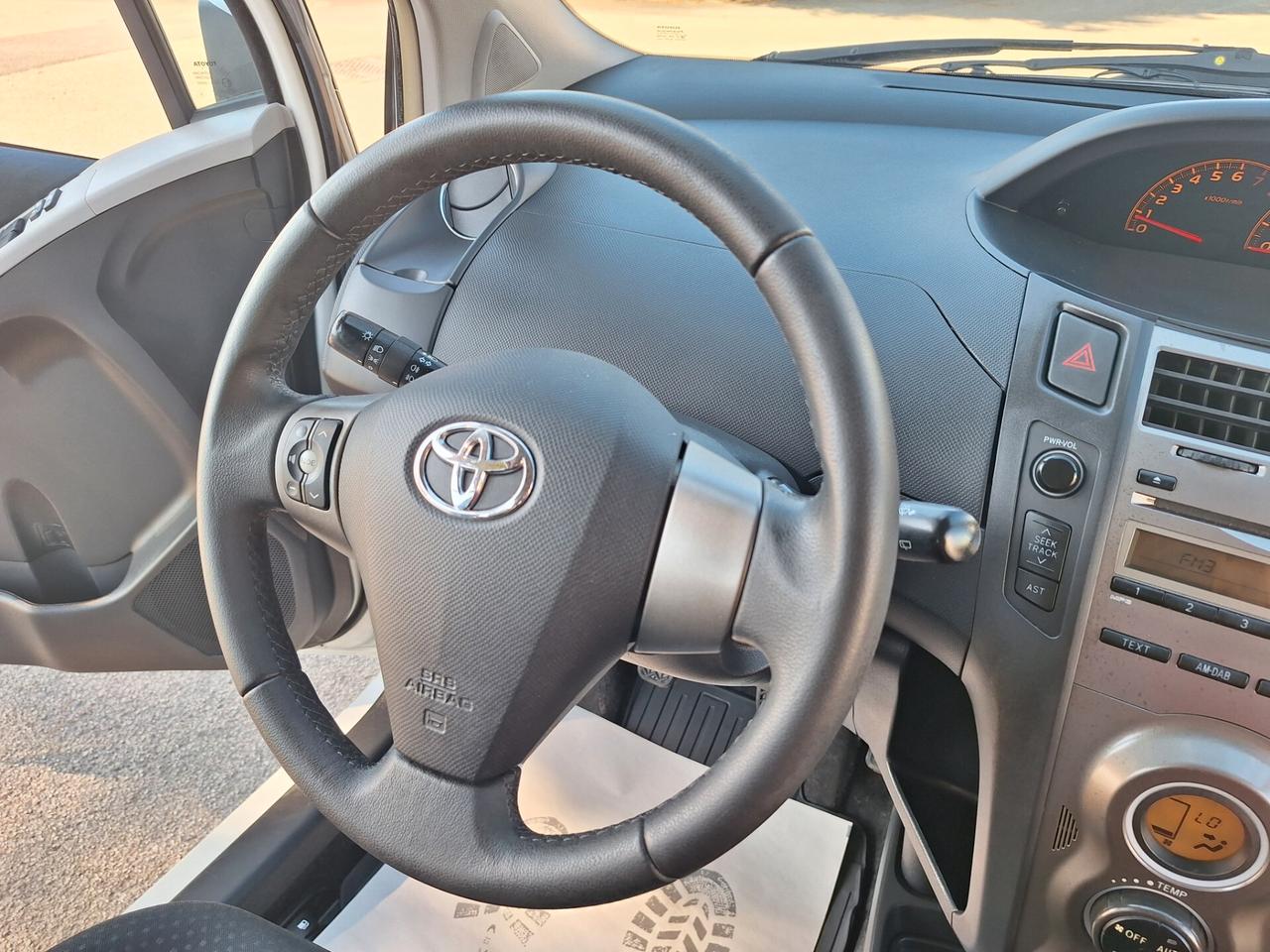 Toyota Yaris 1.0 5 porte SOL PERFETTA CERTIFICATA