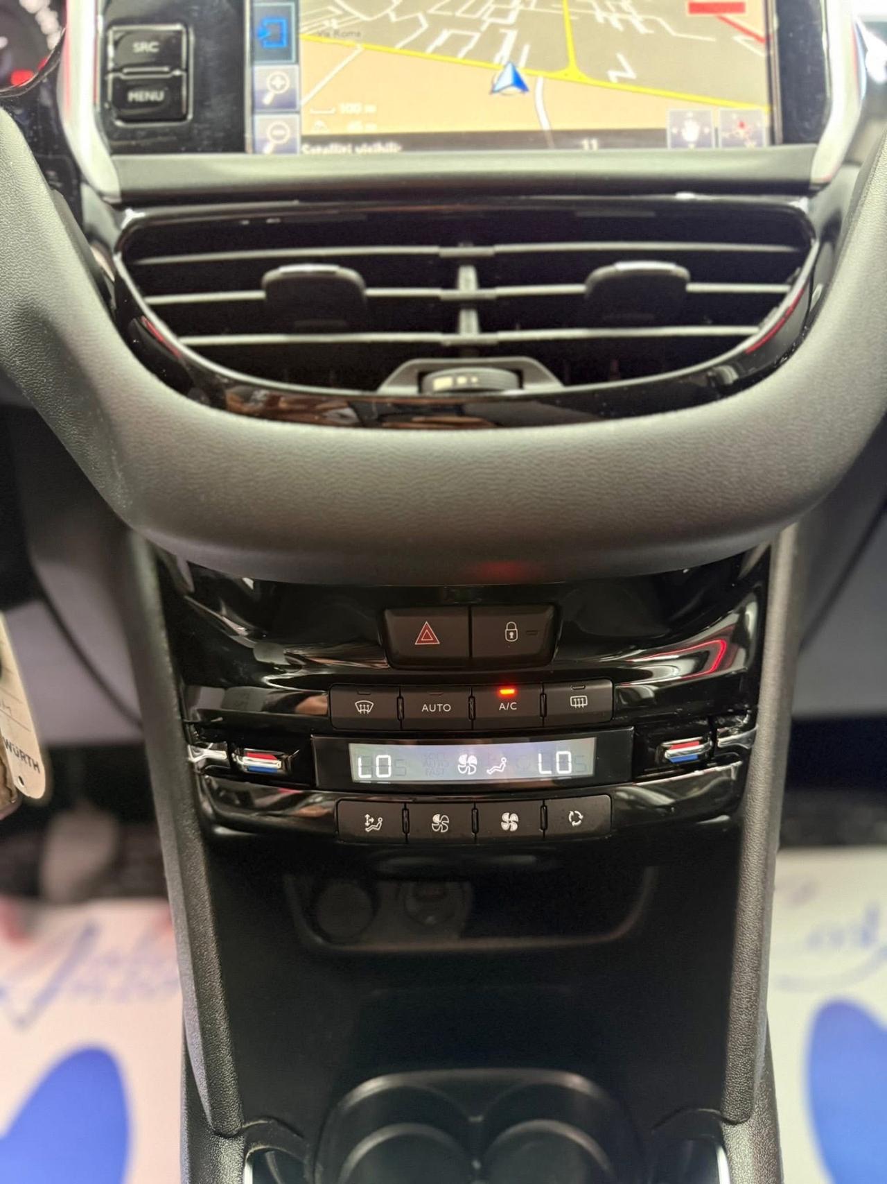 Peugeot 208 1.6 HDI 92 CV ALLURE FULL 2015