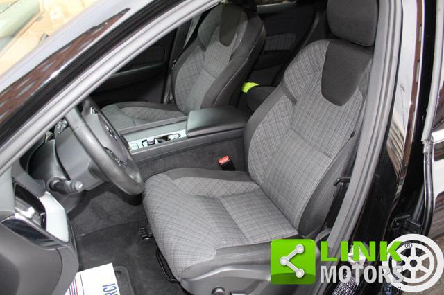 VOLVO XC60 B4 automatico Essentialle con Leasing