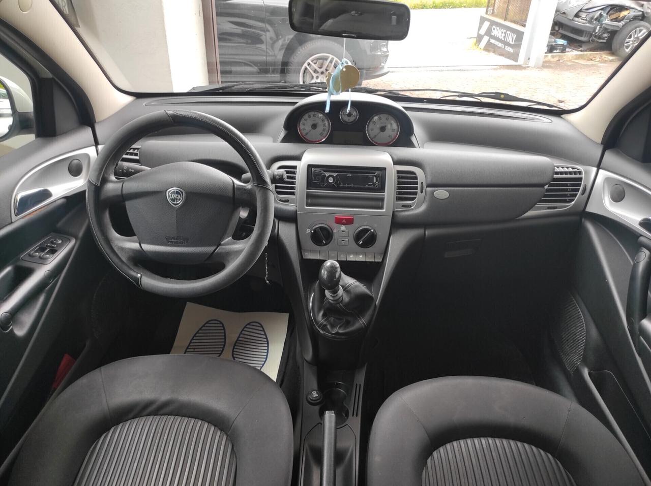 Lancia Ypsilon 1.2 Argento NEOPATENTATI