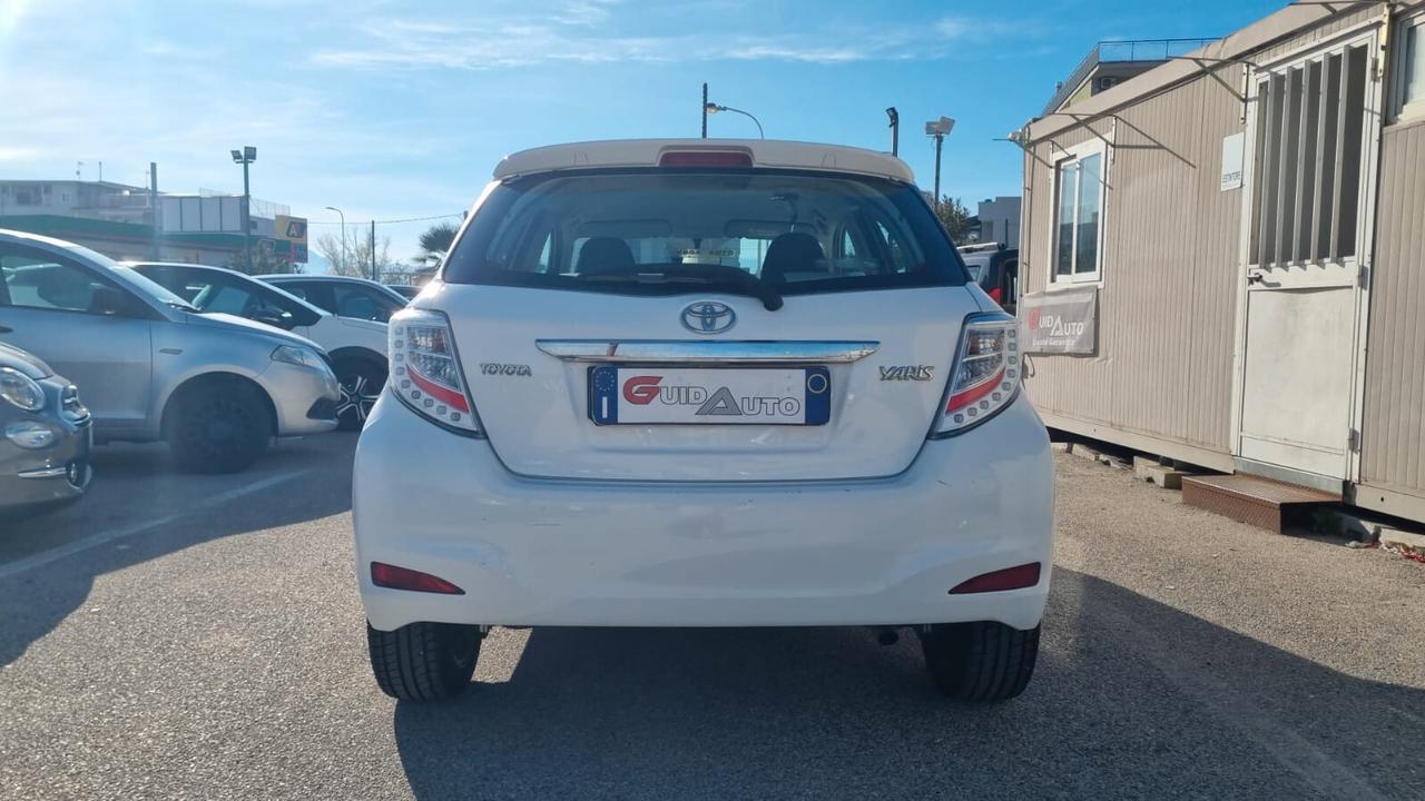 Toyota Yaris 1.4 D-4D 5 porte Lounge 90CV-66KW