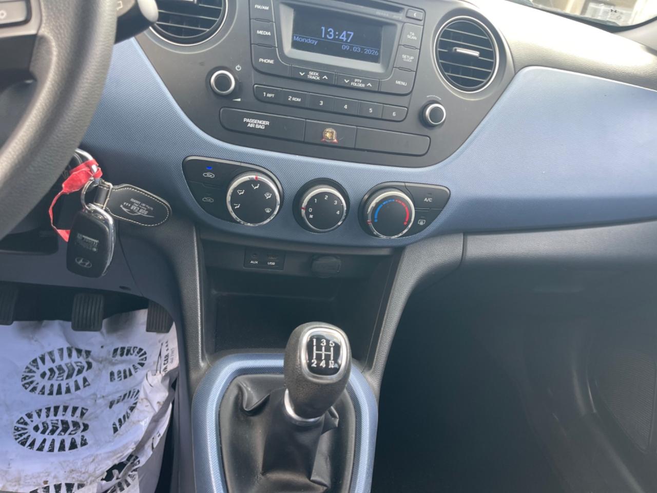 Hyundai i10 1.0 MPI Login FULL OPTIONAL