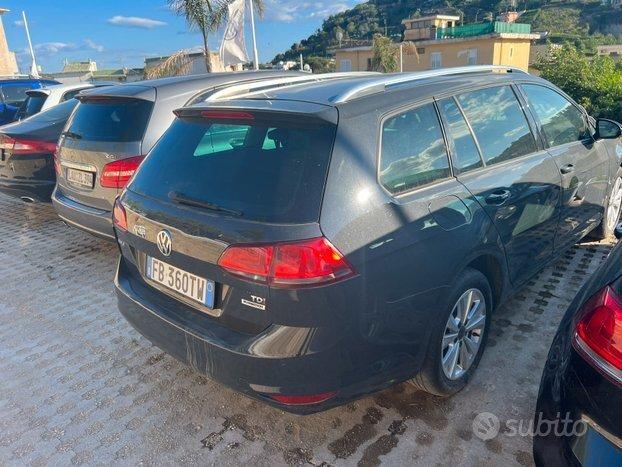 Volkswagen Golf 1.6 Tdi 105 cv Stescion anno 2016