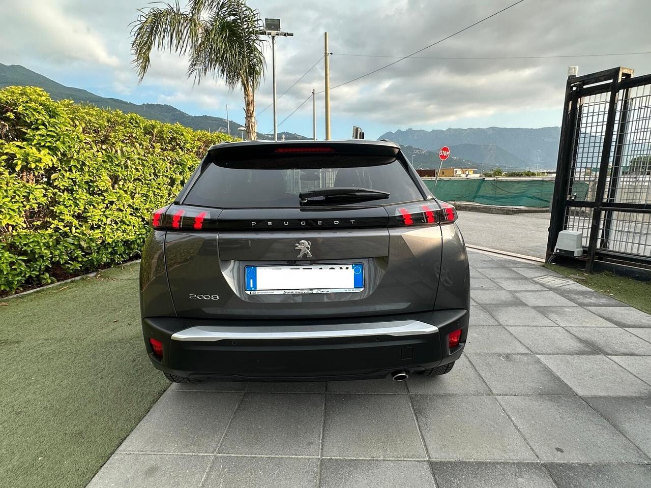 Peugeot 2008 BlueHDi 1.5HDI 130 S&S EAT8 Allure 2021 COCKPIT
