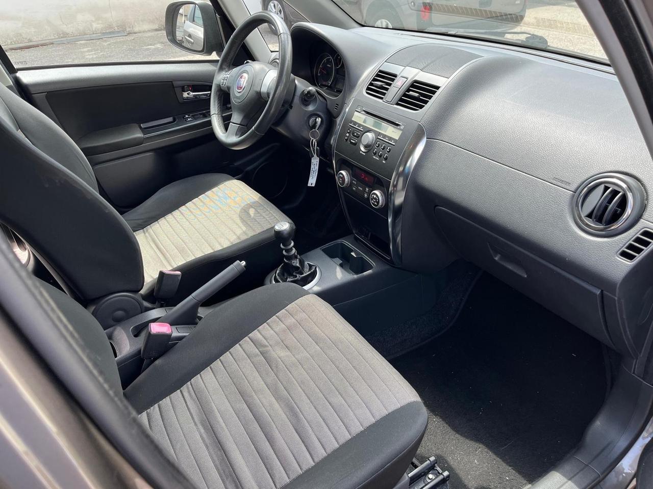 Fiat sedici 2.0 mjt-4x4- full -2011