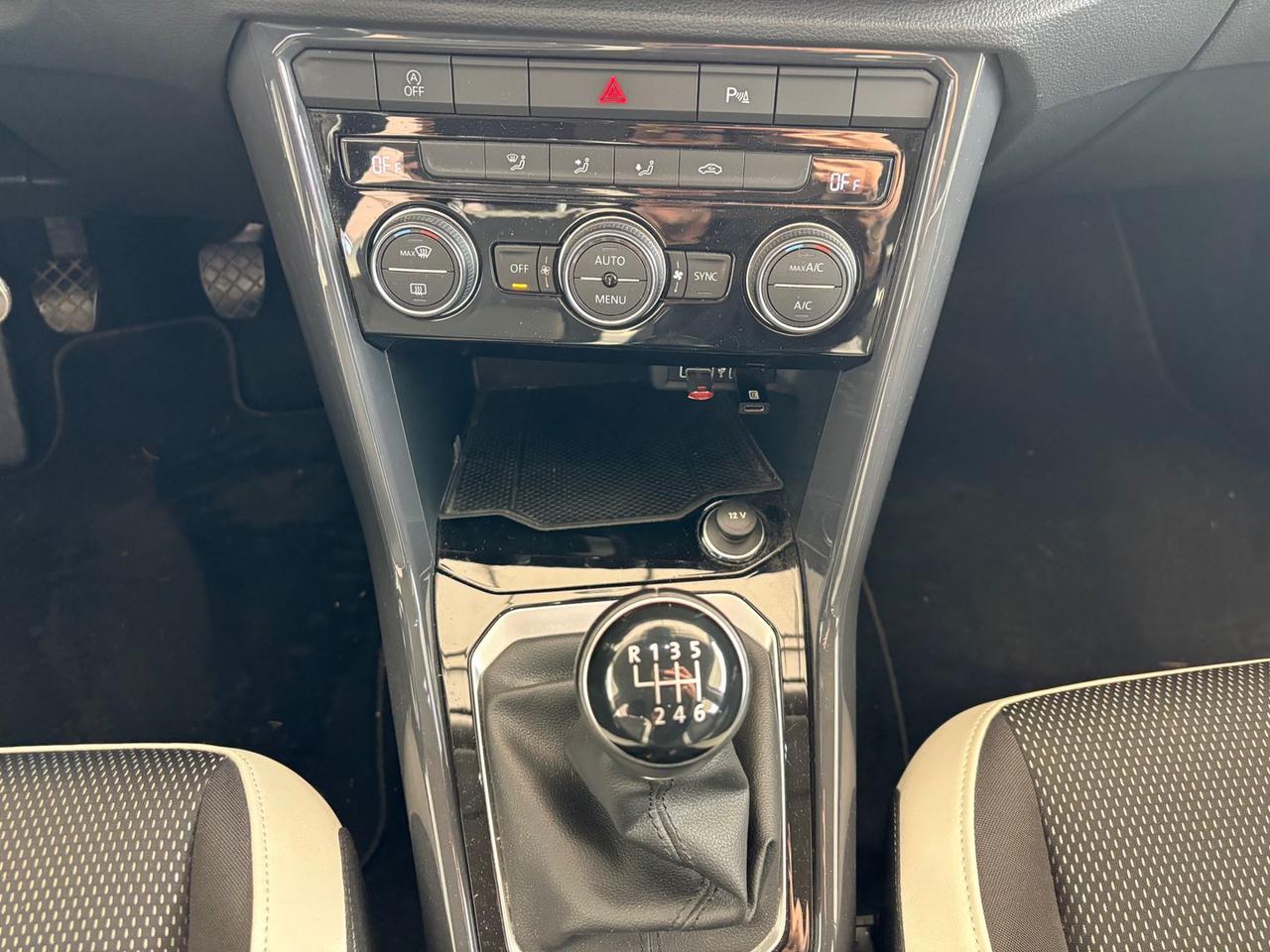 Volkswagen T-Roc Advanced 1.6 TDI #9825