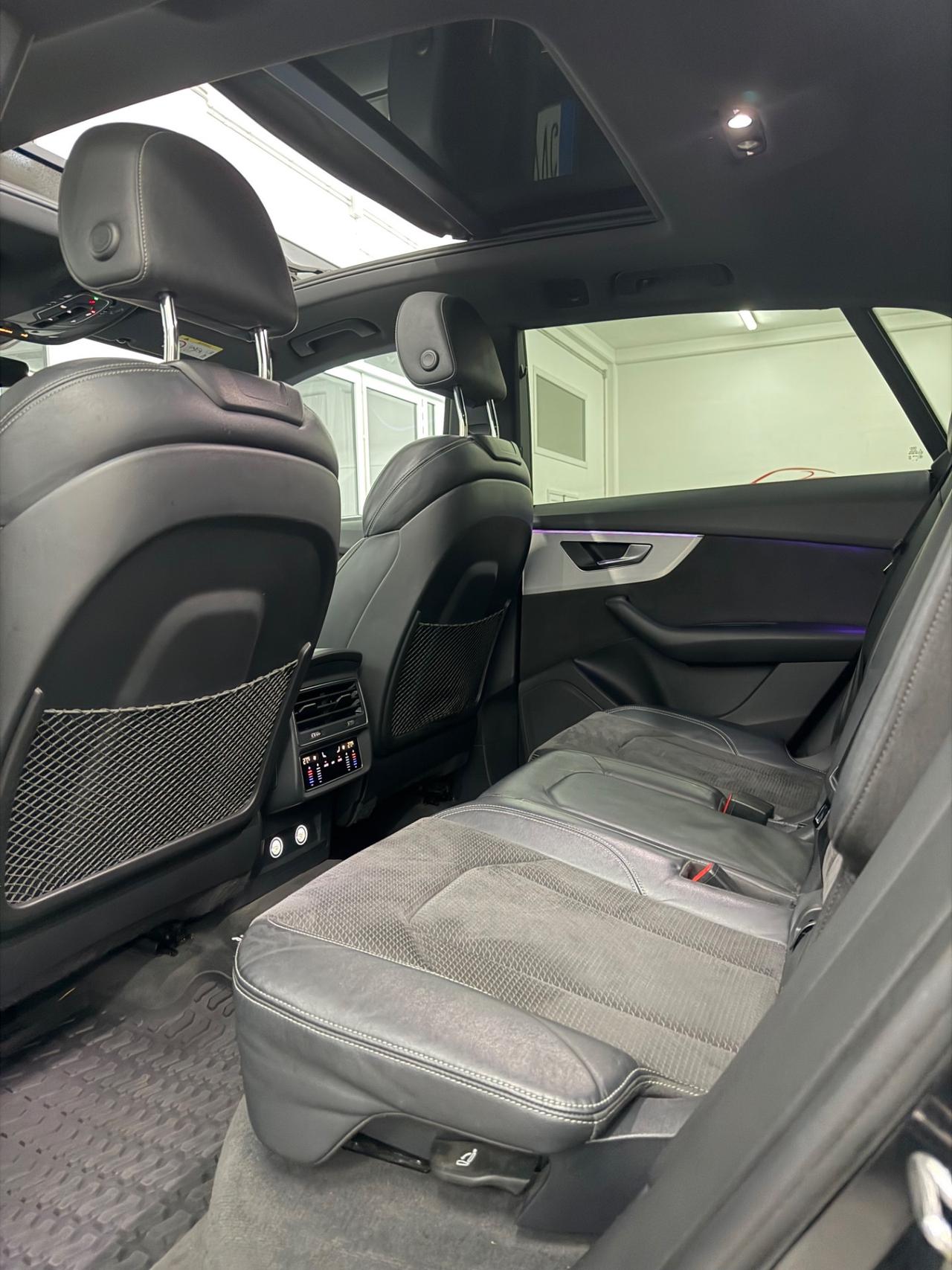 Audi Q8 50 TDI 286 CV quattro S-line FINANZIABILE