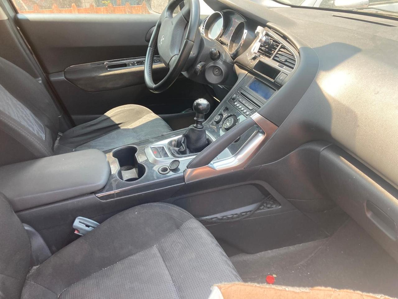 Peugeot 3008 ricambi 1.6 HDi 112CV Business