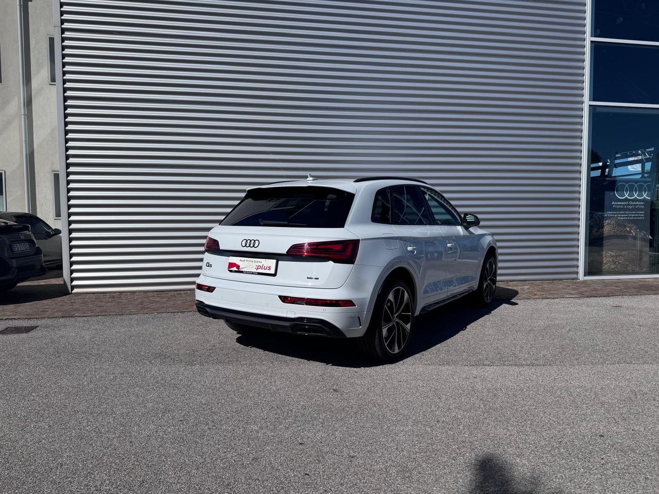 AUDI Q5 50 TFSIe S-TRONIC QUATTRO IDENTITY BLACK