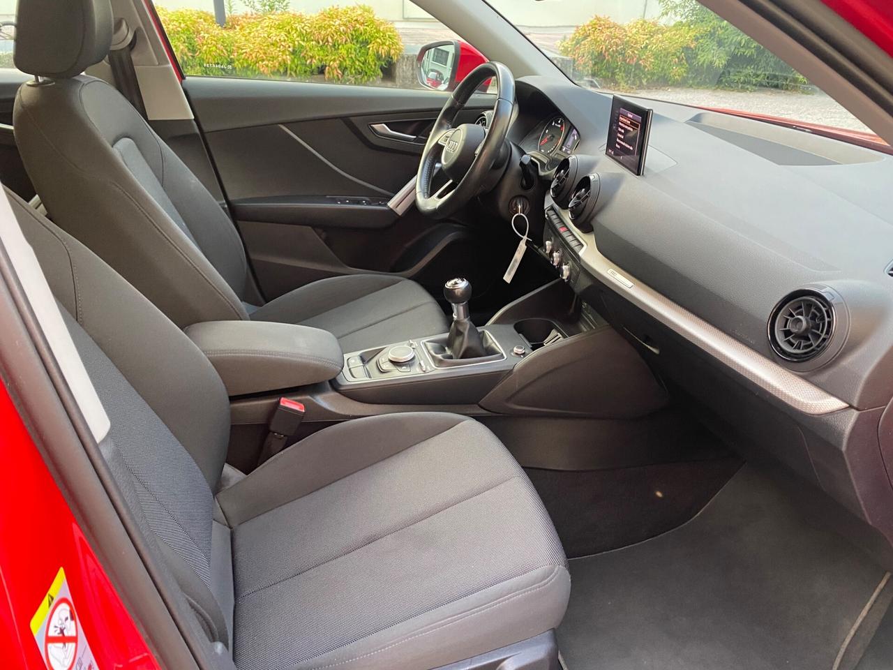 Audi Q2 1.6 TDI Business RED