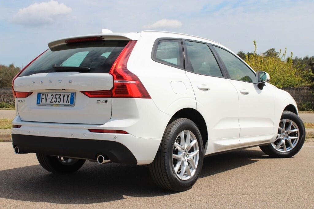 VOLVO XC60 D4 Aut. 190CV *TETTO APRIBILE *CAMERA