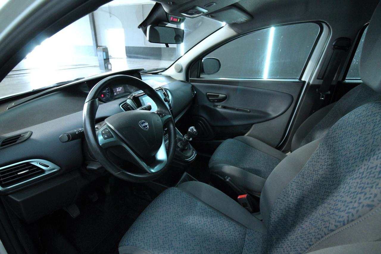 LANCIA YPSILON 1.0 70 CV HYBRID GOLD