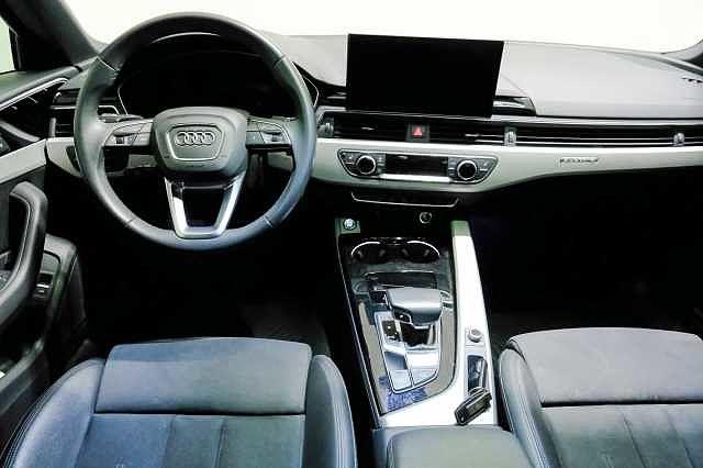 Audi A4 40 TDI 204 CV S tronic Identity Contrast