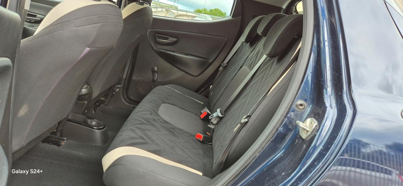 Lancia Ypsilon 1.2 69 CV 5 porte Gold NEOPATENTATI