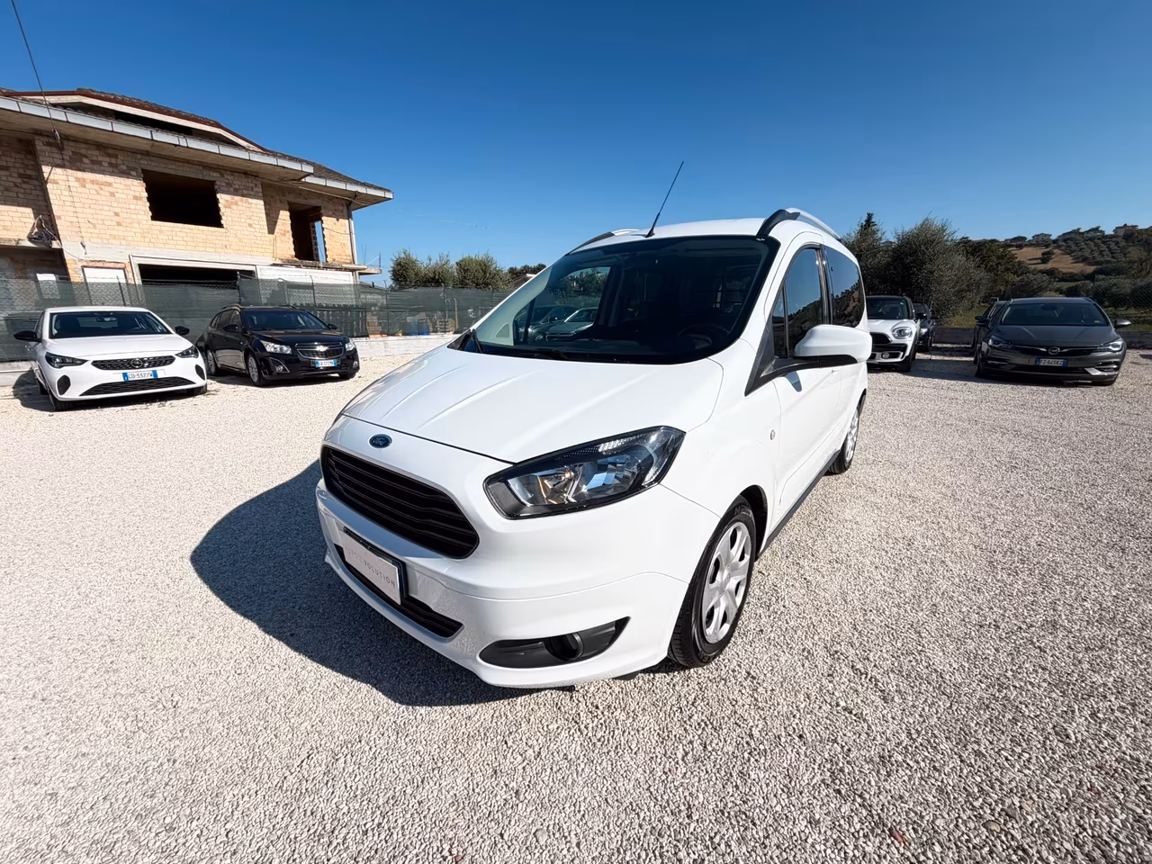 Ford Tourneo Courier 1.5 TDCI 95 cv 136.705 km unico proprietario autocarro