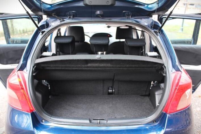 Toyota Yaris 1.0 5 porte Sol 89.000KM CLIMA NEOPATENTATI RADIO CD