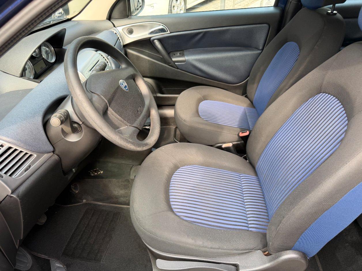 Lancia Ypsilon 3 Porte Ypsilon 1.2 8v New Oro IDONEA NEOPATENTATI