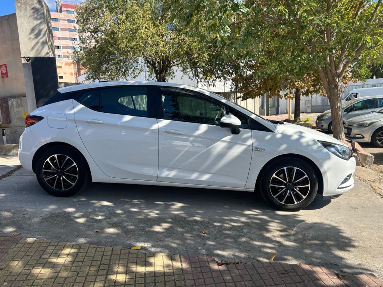 Opel Astra 1.6 CDTi 110CV